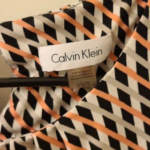 Top - Picture 2 of 2